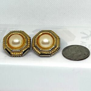 Vintage Gold Tone Octagon Pearl Clip-On Earrings 1" Retro Classic Jewelry